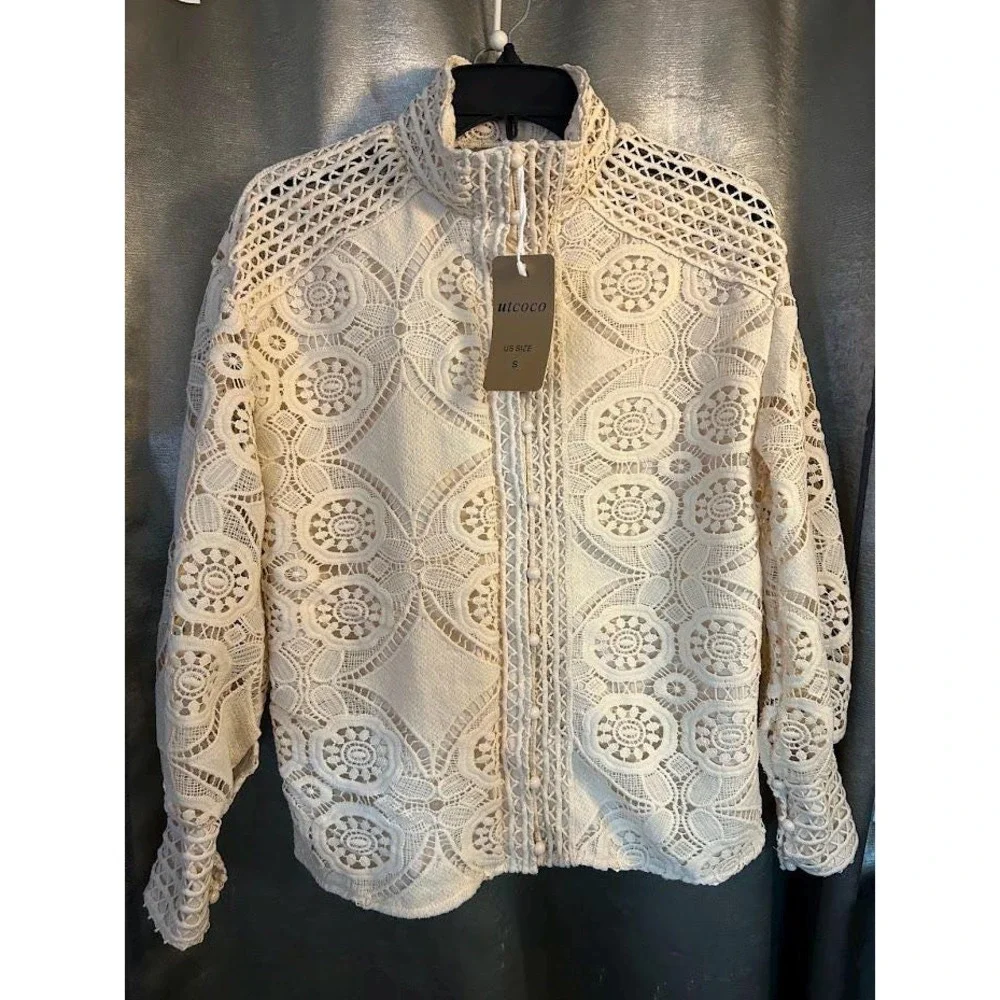 UTCOCO 2 piece beige lace NWT